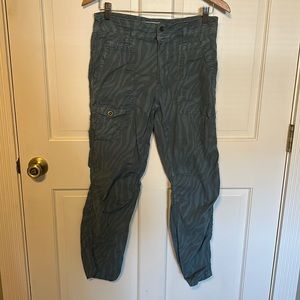 Anthropologie cropped cargos size 28